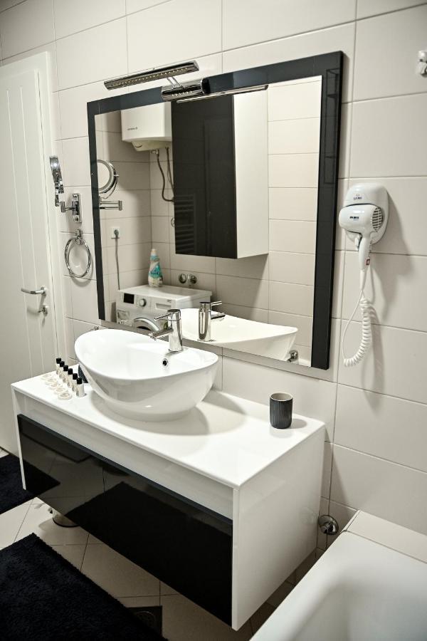 Luxury Apartment Karic Free Parking 图兹拉 外观 照片
